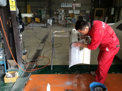 チェイサー（CHASER）バンパー塗装中