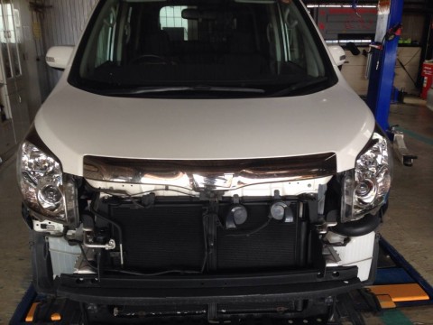 ノア（NOAH)ヘッドライト磨き