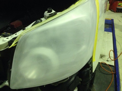 ノア（NOAH)ヘッドライト磨き