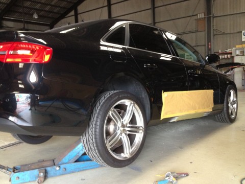 Audi A4（アウディ）、キズ・へこみ修理