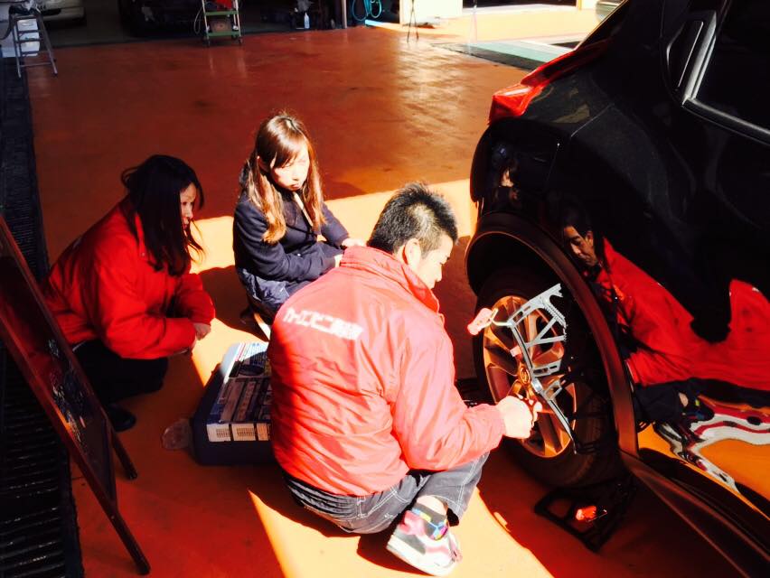 非金属製のチェーン取り付けプレゼンテーション