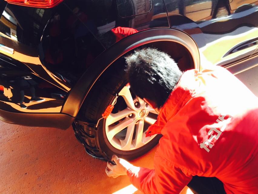 非金属製のチェーン取り付けプレゼンテーション