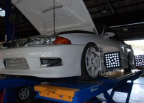 日産　スカイライン（NISSAN)　4輪アライメント調整　自動車修理事例