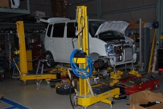 スズキ　ワゴンR（SUZUKI)　フレーム修正　イタリア製スパネーゼ社　フレームジグ修正機　自動車修理事例