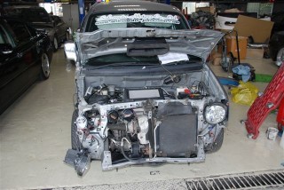 ダイハツ　ムーヴカスタム（DAIHATSU)　 フレーム修正　顔面移植　鈑金　塗装　スパネーゼ社　イタリア製ジグ修正機使用　