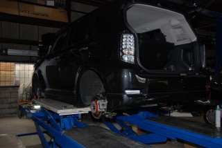 トヨタ　カローラルミオン（TOYOTA)　4輪キャリパー塗装　自動車修理事例