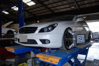 メルセデスベンツ　CLK(Mercedes-Benz　CLK)　4輪アライメント調整　アムテックス社製4輪アライメントテスター使用 