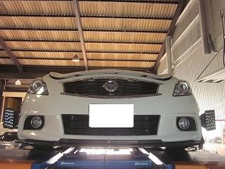 日産SKYLINE（スカイライン）4輪アライメント調整　アムテックス社製4輪アライメントテスター使用
