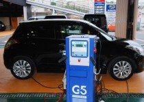 スズキ　スイフト(SUZUKI　SWIFT)　タイヤ窒素ガス充填　窒素ガス濃度98％