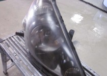 ヘッドライト磨いてみませんか？？