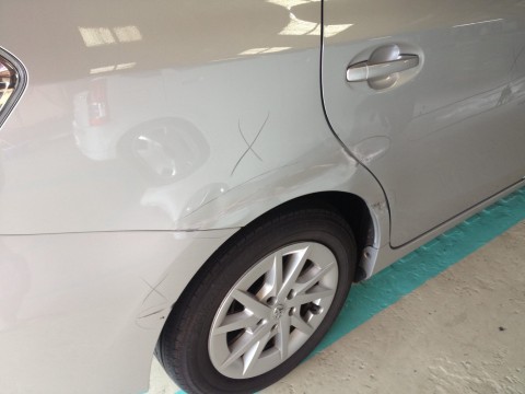 トヨタ プリウスα 鈑金塗装