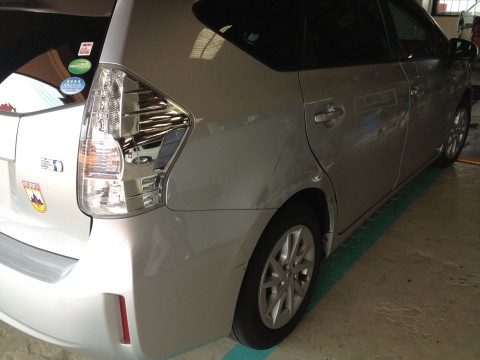 トヨタ プリウスα 鈑金塗装