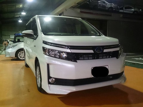 トヨタ　ヴォクシー鈑金