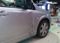 日産　ラフフェスタ（NISSAN　LAFESTA)鈑金塗装事例