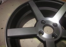 タイヤとホイールの組み付け