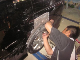 フェンダーアーチの修復