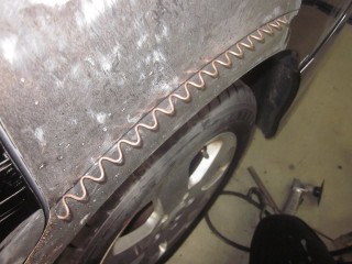 フェンダーアーチの修復