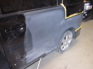 日産セレナ(NISSAN SERENA)フェンダー修理