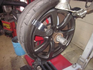 35GTR ランフラットタイヤ交換