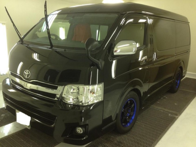 TOYOTA　HIACE（トヨタ　ハイエース）ガラスコーティング