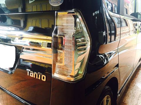 DAIHATSUTANTO （ダイハツタント）リアバンパー修理・テールレンズ交換