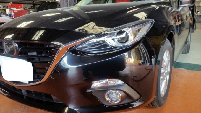 MAZDA AXELA（マツダアクセラ）フロントバンパー修理