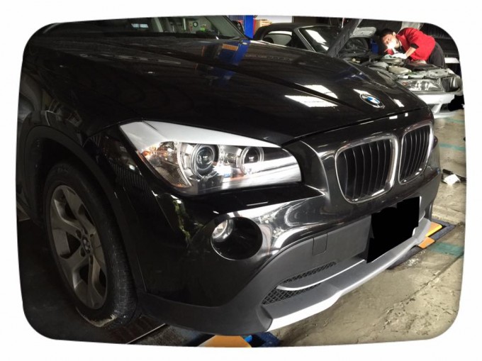 BMW X1 フロントバンパー塗装
