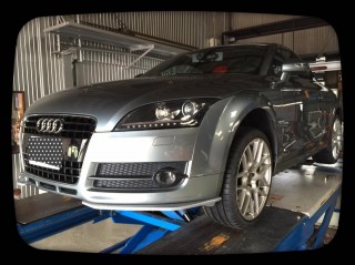 Audi TT（アウディティーティー）タイヤ交換・窒素ガス充填
