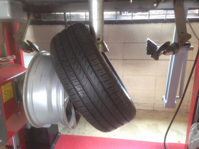 BMW（ビーエムダブリュー）ランフラットタイヤ交換