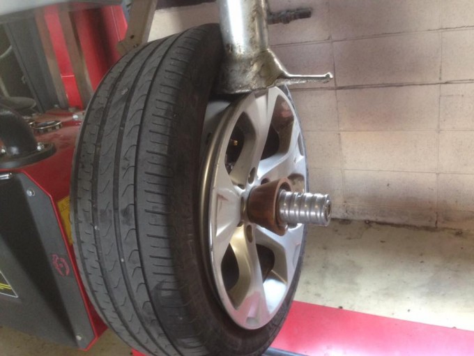 BMW（ビーエムダブリュー）ランフラットタイヤ交換