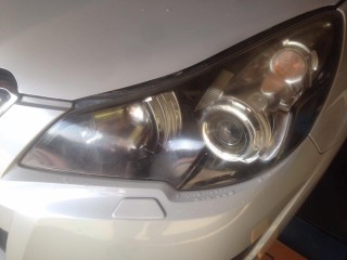 SUBARU LAGECY（スバルレガシー）B4　ヘッドライト磨き